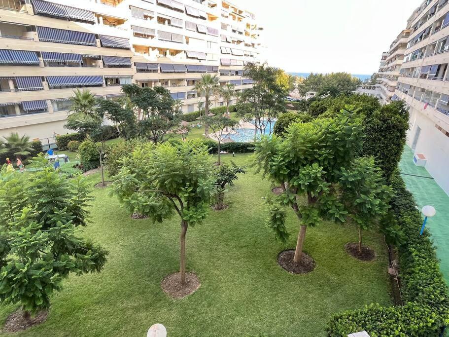 Marbella Piso En Casco Junto A Playa Piscina In Summer Season Dış mekan fotoğraf