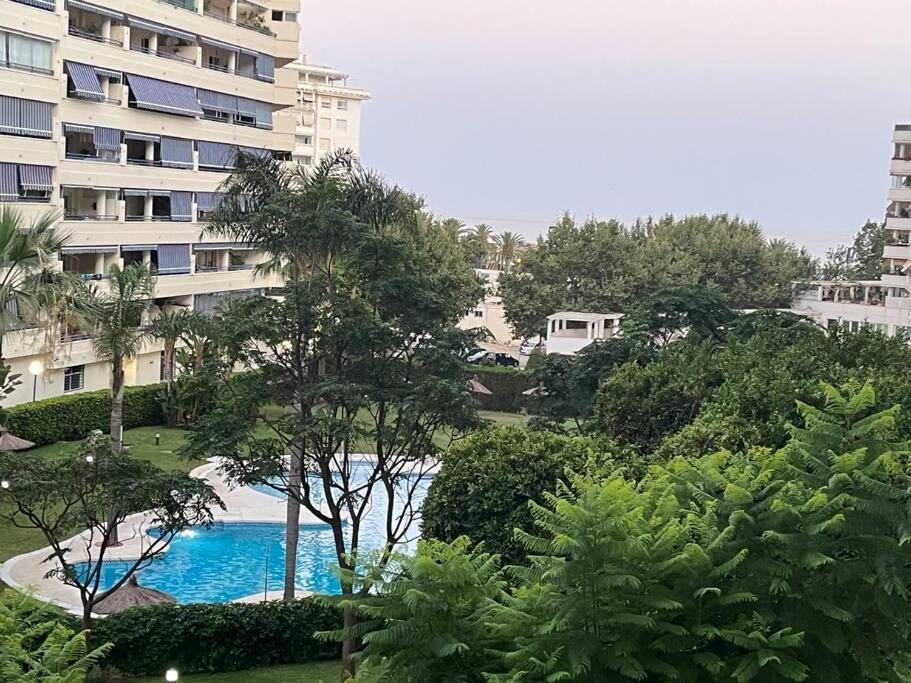 Marbella Piso En Casco Junto A Playa Piscina In Summer Season Dış mekan fotoğraf